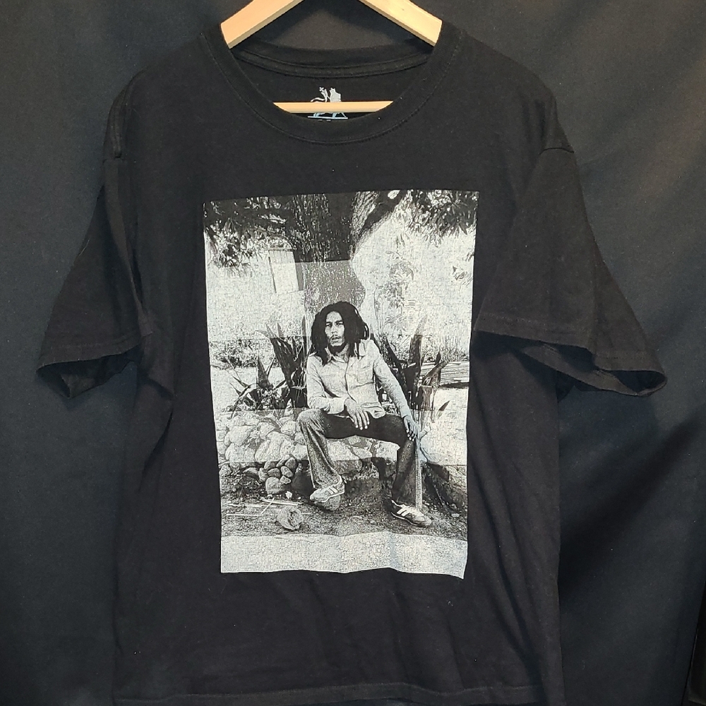 Zion Rootswear Black Bob Marley Tee SIZE LARGE